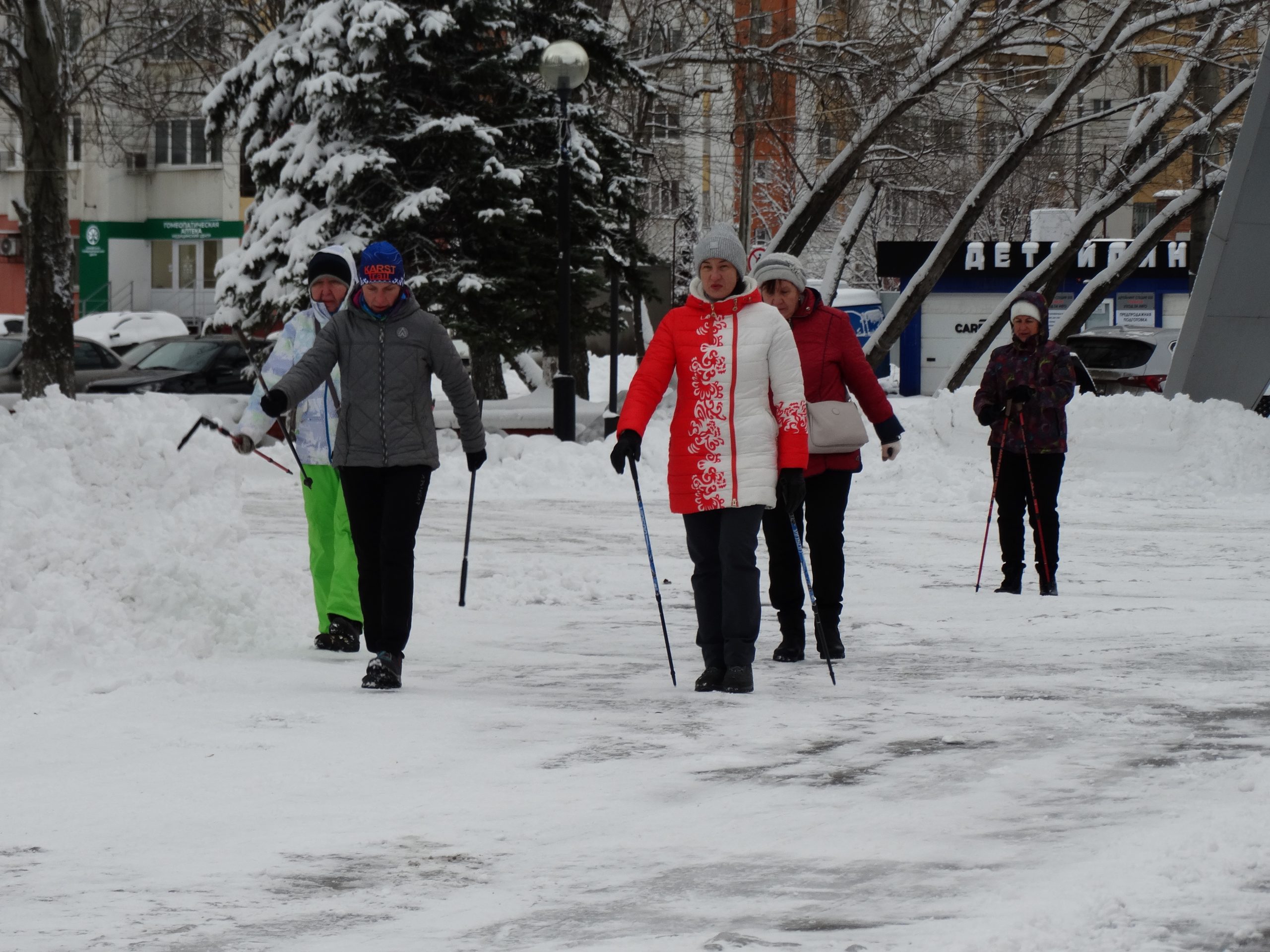 В парке Гагарина прошел спортивный праздник для граждан с ОВЗ