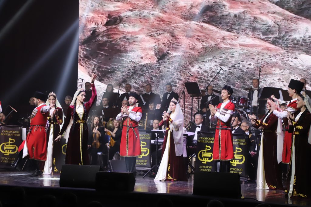 В КРЦ «Звезда» прошел гала-концерт к 20-летию лиги азербайджанцев Самарской области