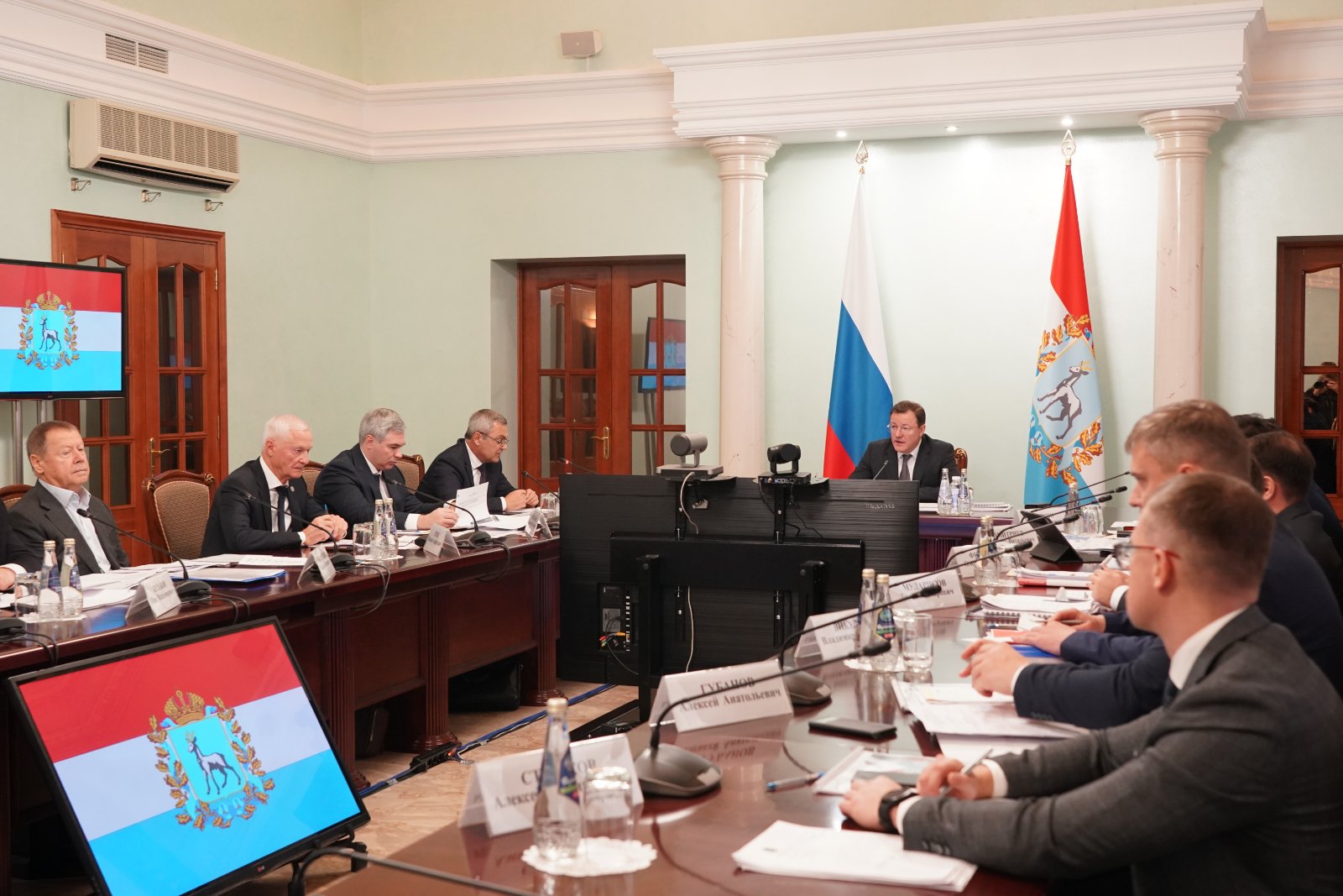 Губернатор Дмитрий Азаров провел совещание с руководством Куйбышевской железной дороги