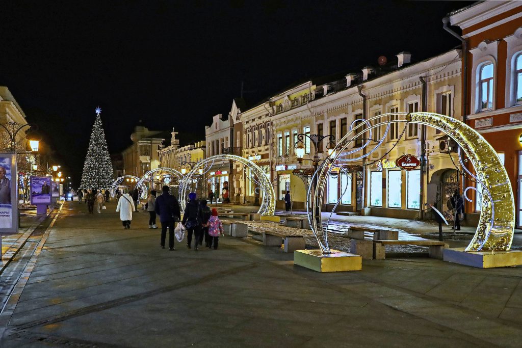 Новогодние праздники в Самаре: дом Деда Мороза, трон Снежной королевы и яркая иллюминация