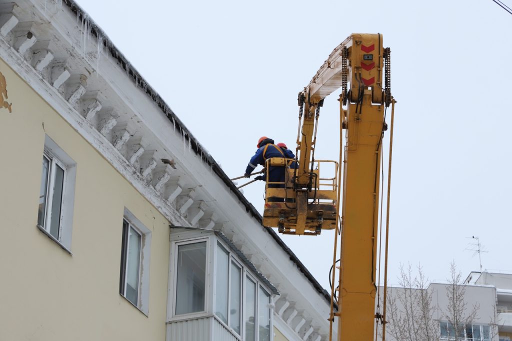 В Самаре синхронизируют расчистку снега с улиц и с крыш