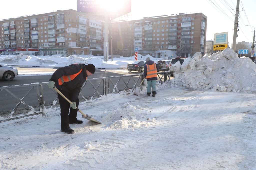 За сутки с улиц Самары эвакуировали 14 автомобилей, мешавших расчистке снега