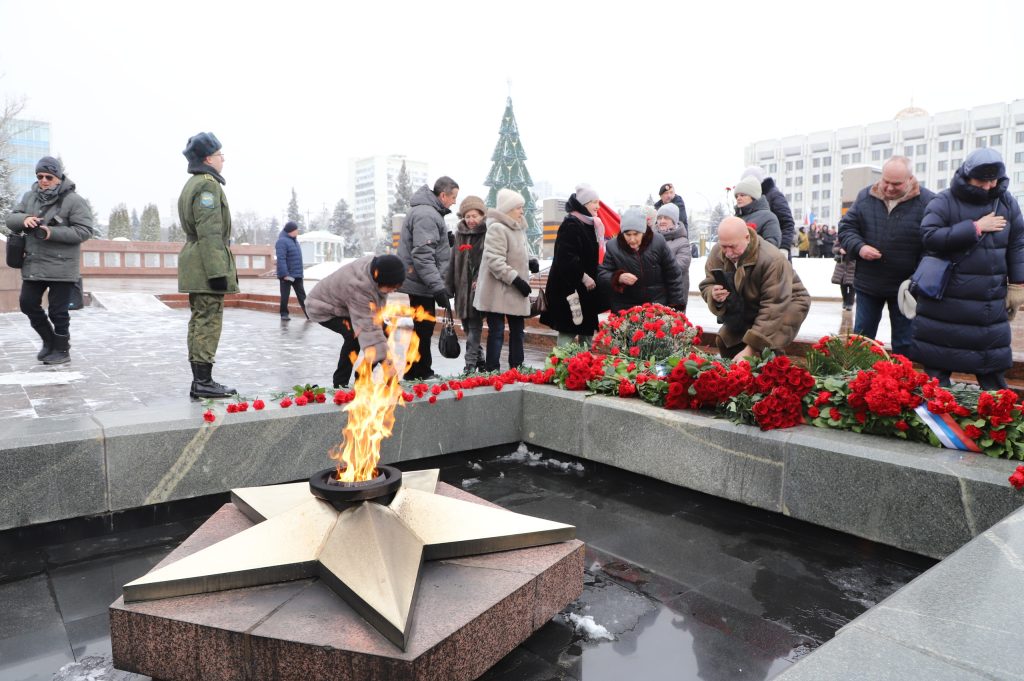 В Самаре почтили память героев Сталинградской битвы