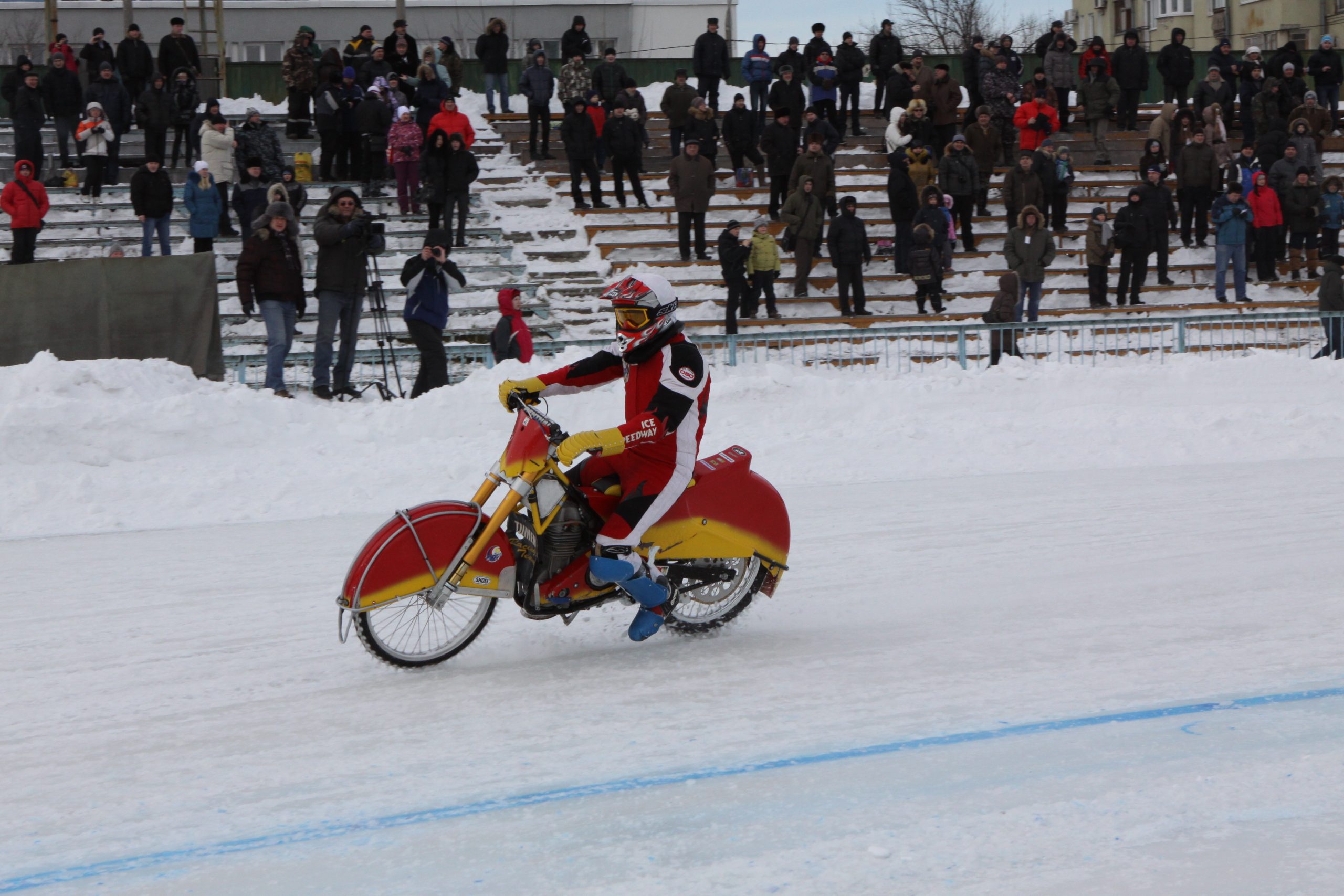 Тольяттинец стал вторым на чемпионате России по мотогонкам на льду