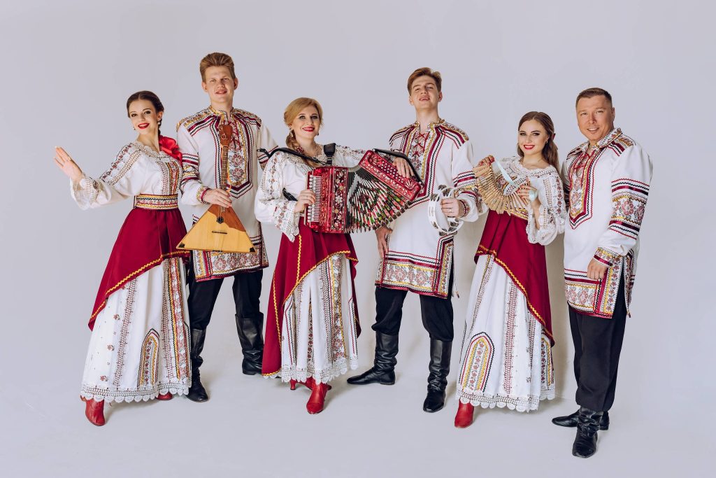 Хормейстер ансамбля «Волжские казаки» Елена Гуляева: «У меня очень музыкальная семья»