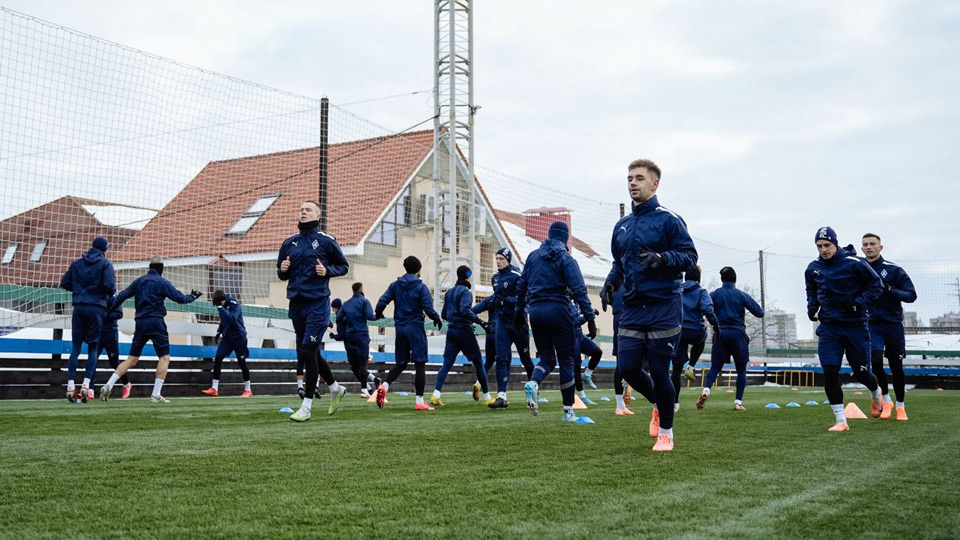 Футболисты «Крыльев» возобновили подготовку к чемпионату