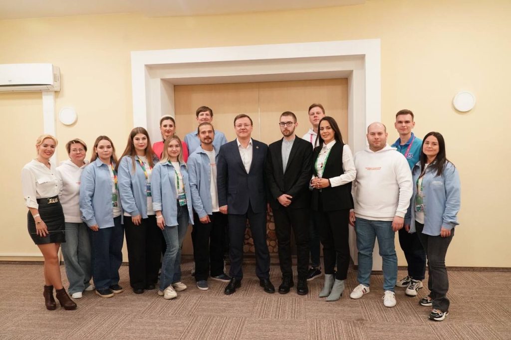 Дмитрий Азаров встретился с делегациями Самарской области и Сербии на Всемирном фестивале молодежи
