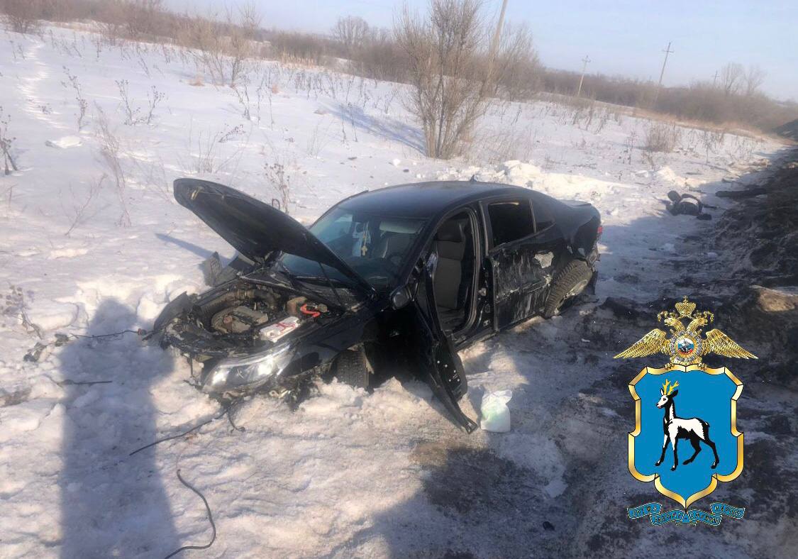 В Самарской области погиб водитель съехавшего в кювет автомобиля
