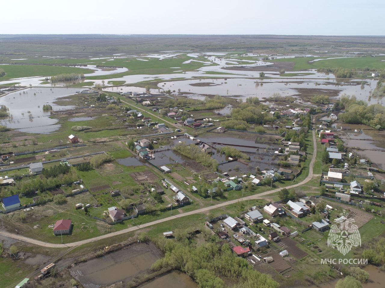 В Самарской области из-за паводка остаются затопленными 96 жилых домов и три моста