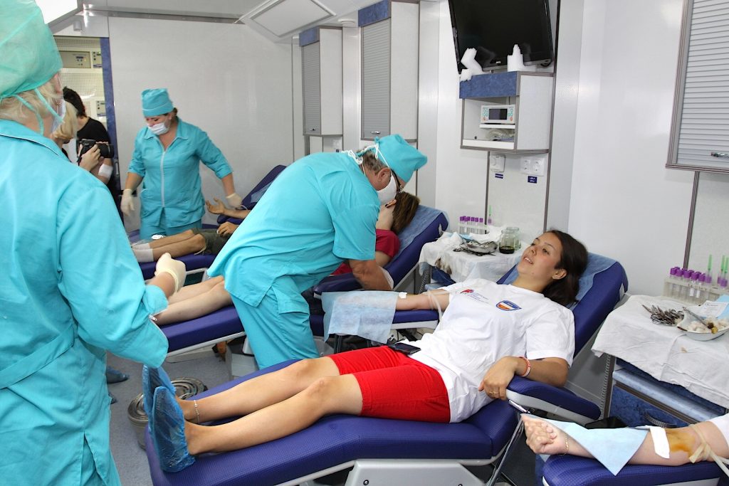Почти 800 самарцев сдали кровь в Национальный день донора
