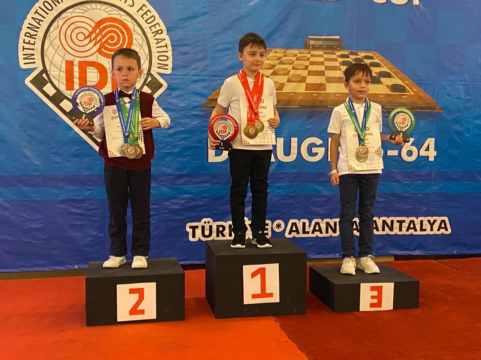 Самарские спортсмены выиграли международные соревнования по шашкам