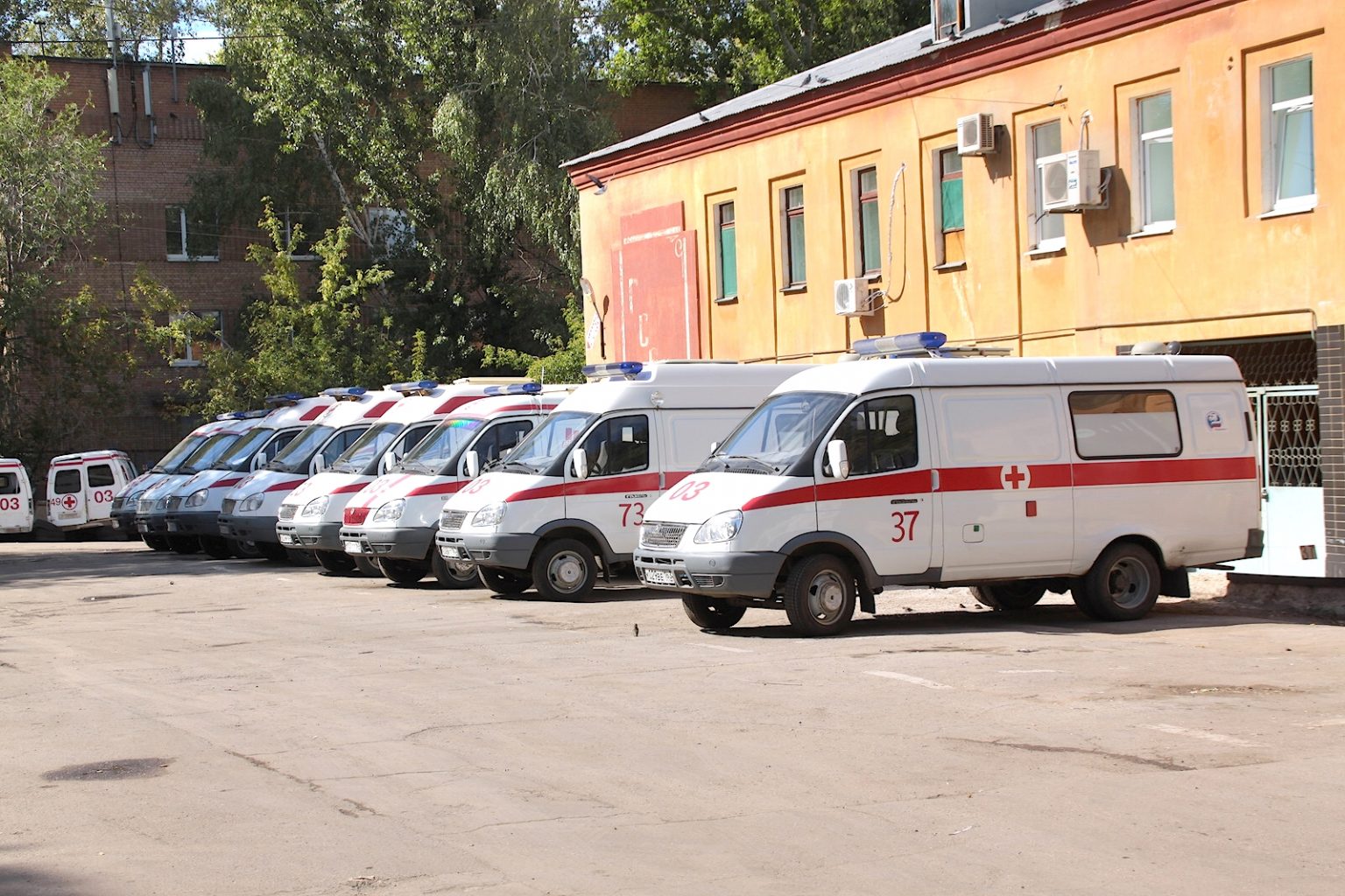 Водителям скорой помощи в Самаре готовы платить до 80 тысяч рублей