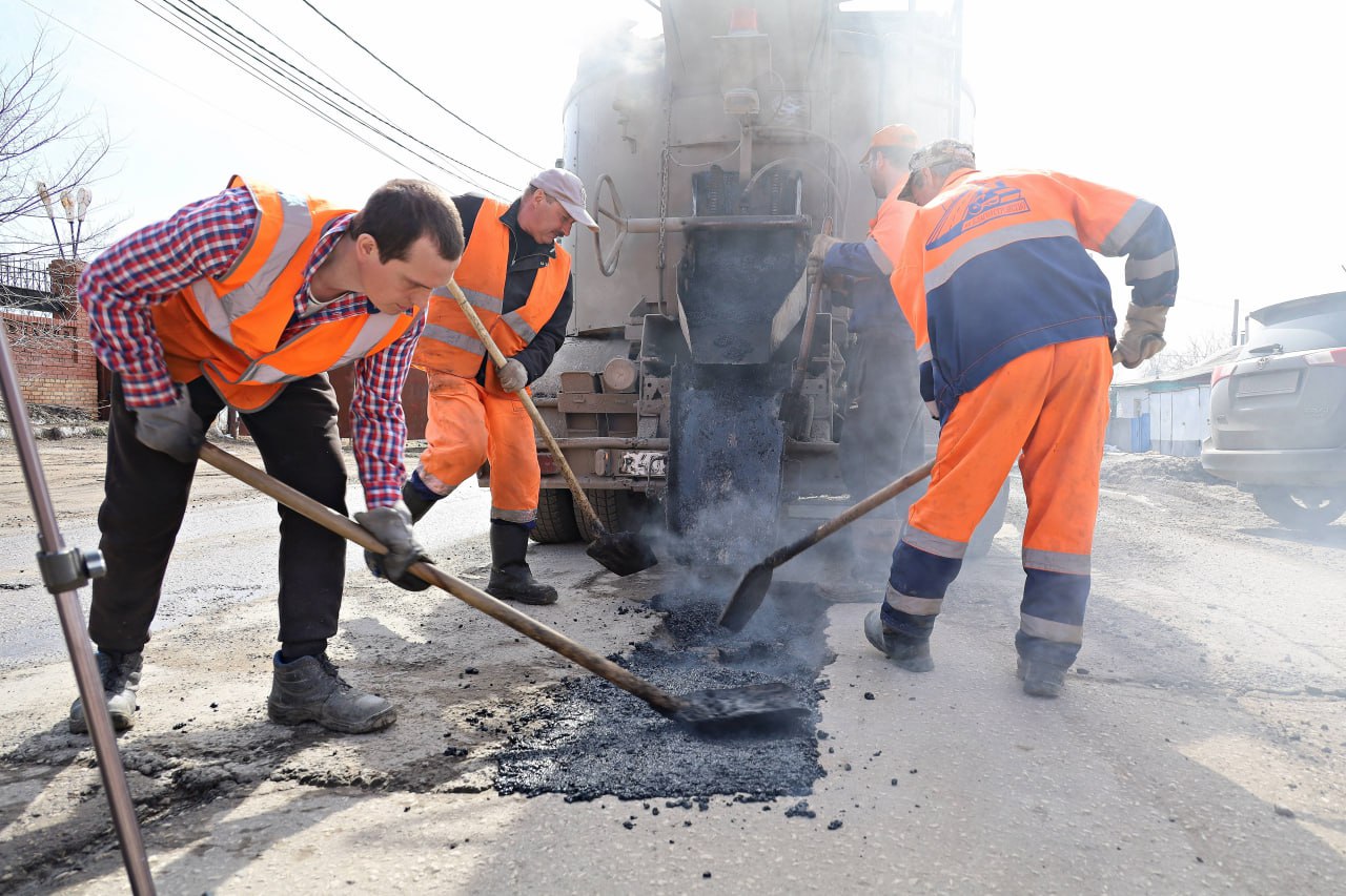 На дорогах Самары продолжается поддерживающий ремонт