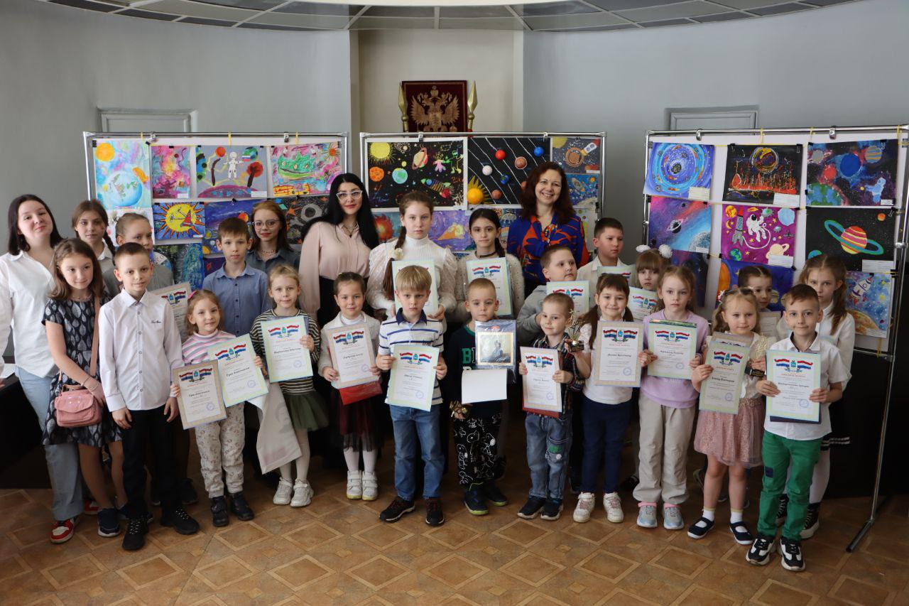 В Кировском районе Самары подвели итоги конкурса детских рисунков о космосе