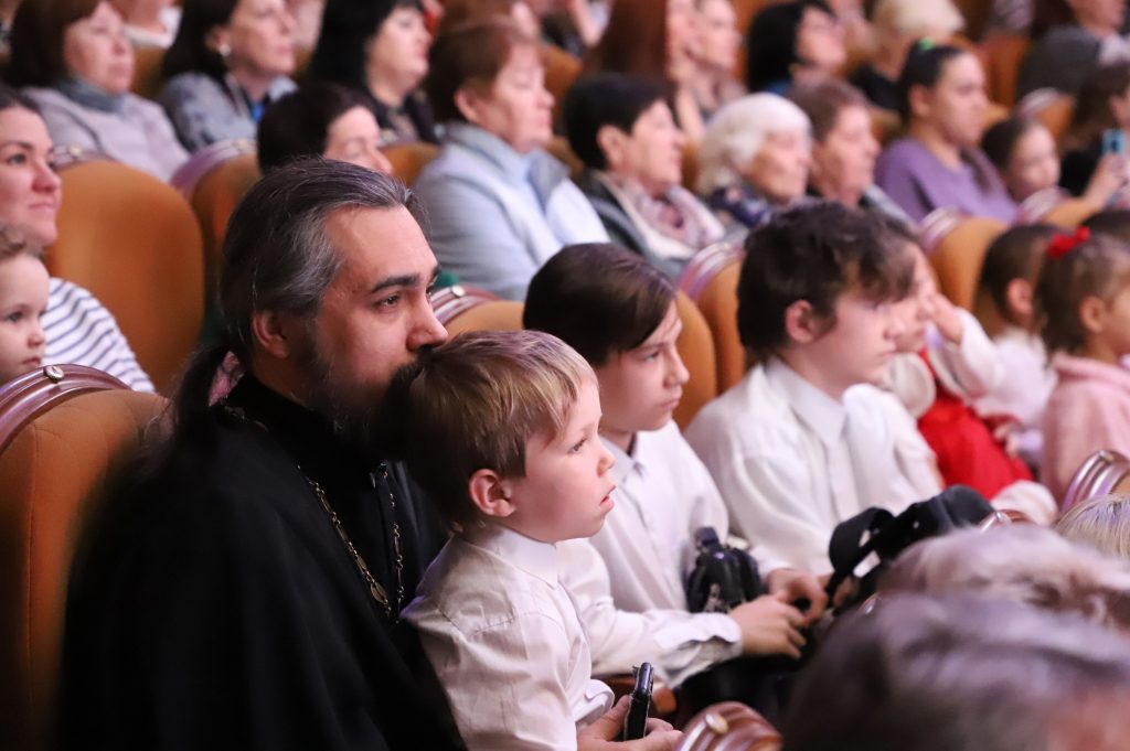 Елена Лапушкина поздравила многодетных самарцев и родственников участников СВО с Днем семьи
