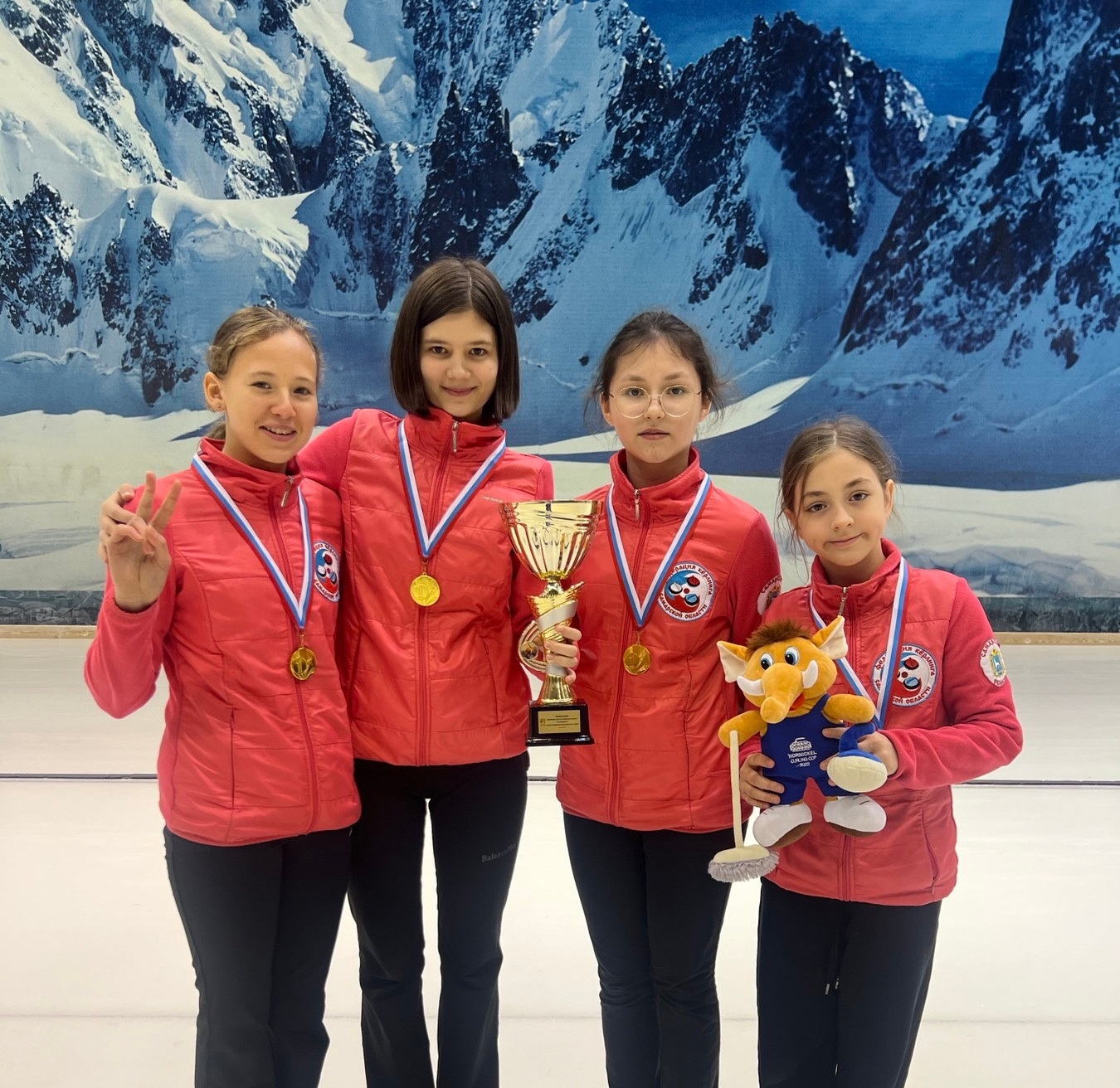 Юные самарские спортсменки завоевали «золото» в турнире по керлингу
