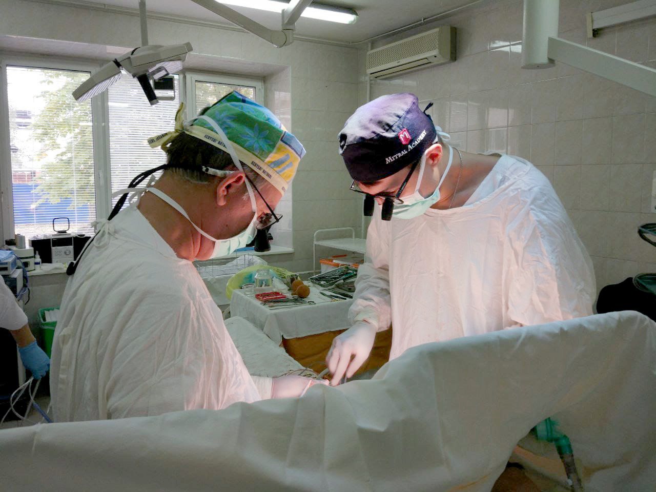 Самарские врачи заменили женщине сердечный клапан новым методом