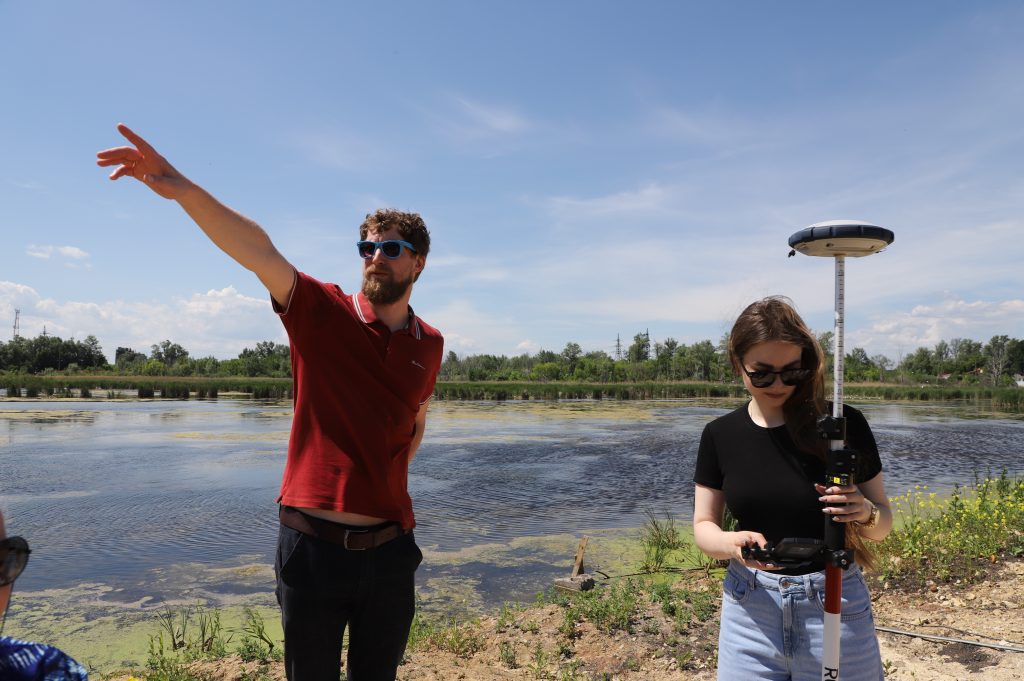 Специалисты держат на контроле состояние водоема в Куйбышевском районе
