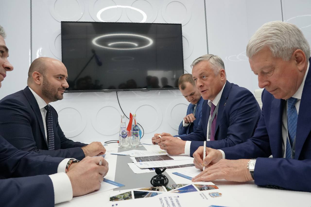 Глава Самарской области и руководитель компании «Газпром межрегионгаз» обсудили планы по газификации
