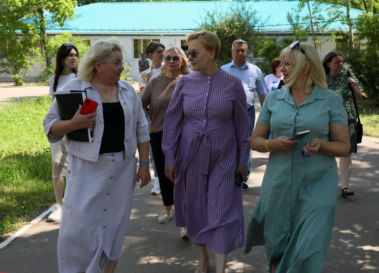 Глава Самары Елена Лапушкина посетила детский лагерь «Волжский Артек»