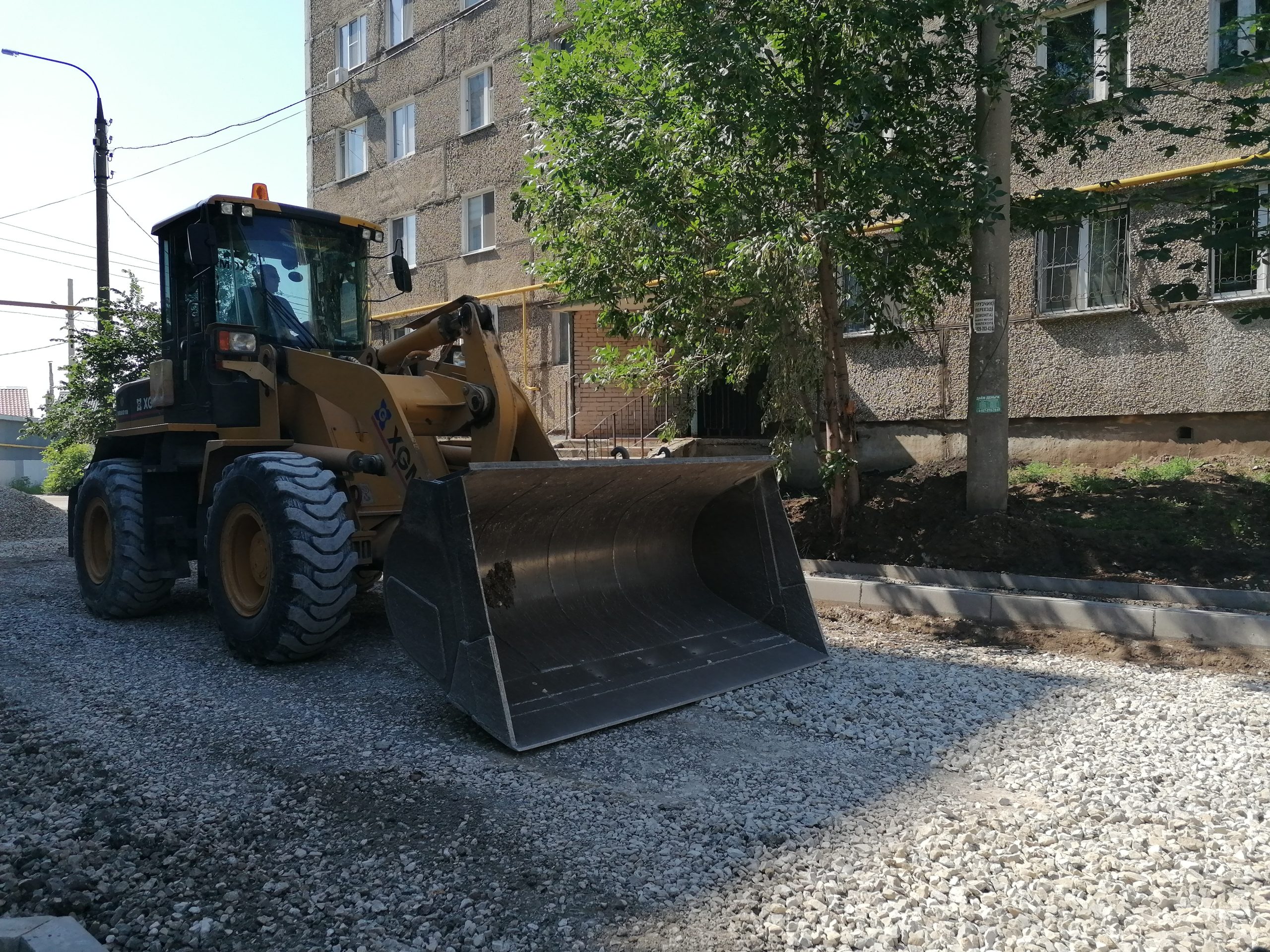 В Советском районе Самары обновляют двор по профильному нацпроекту