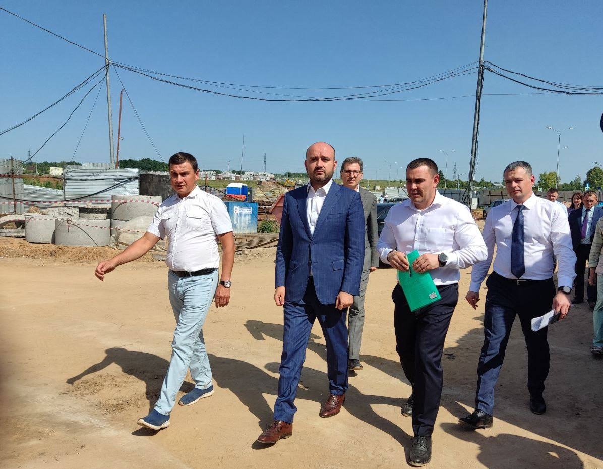 Глава региона Вячеслав Федорищев оценил строительство инфраструктурных объектов в Волжском районе
