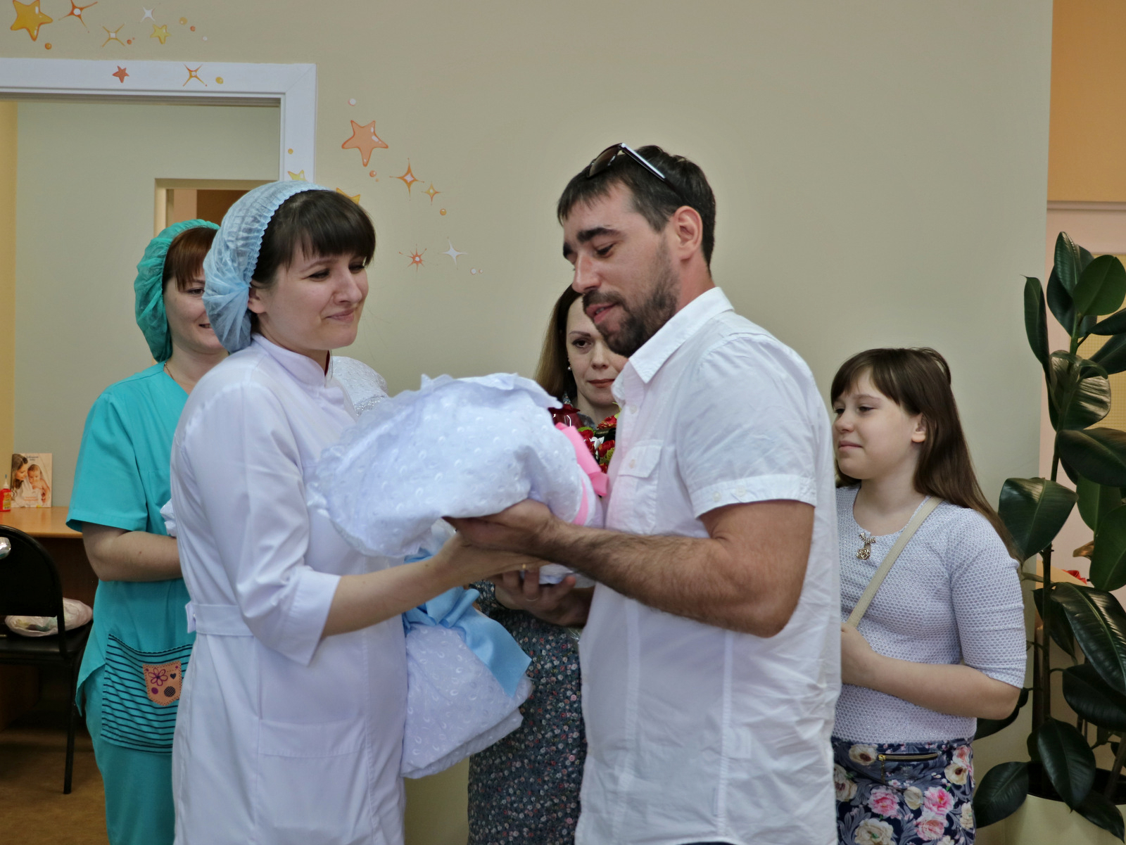 В 2024 году отделение СФР по Самарской области открыло свыше 12 тысяч СНИЛС новорожденным