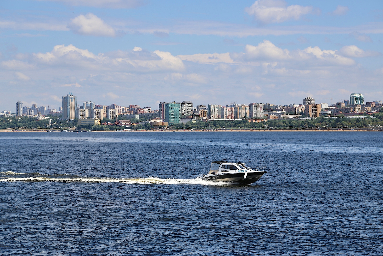 Волга у Самары 15 июля прогрелась до +22 градусов