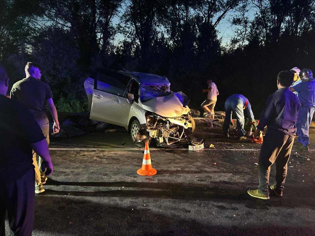 На трассе М-5 в Сызранском районе в результате столкновения трех машин погибли два человека