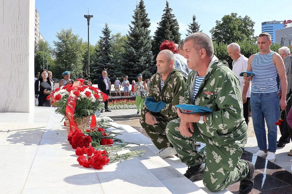 В Самаре поздравили с праздником воинов-десантников и ветеранов ВДВ