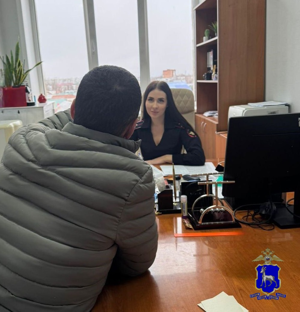 Троих подростков избили возле торгового центра в Самарской области