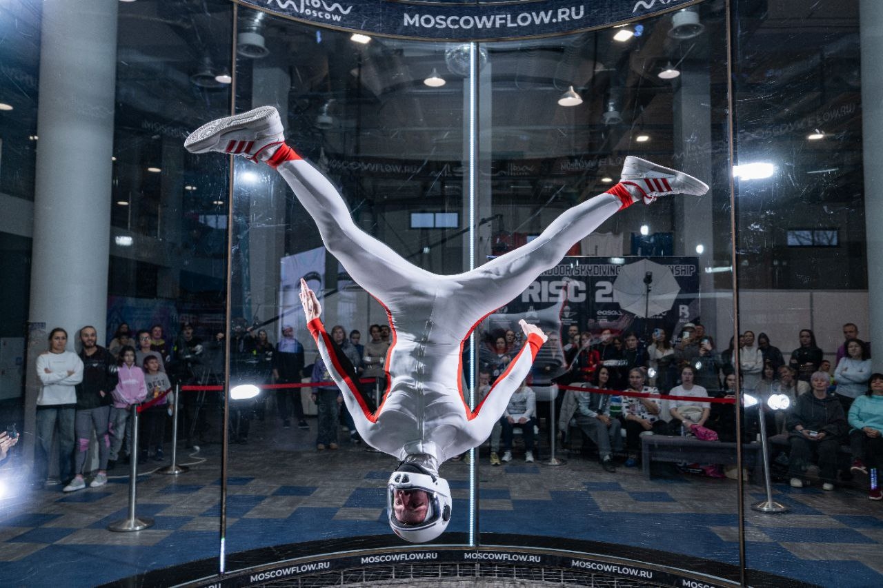 Призер Европы Матвей Силаев: «Летать в аэротрубе можно с трех лет и до бесконечности» Призер Европы Матвей Силаев: «Летать в аэротрубе можно с трех лет и до бесконечности»