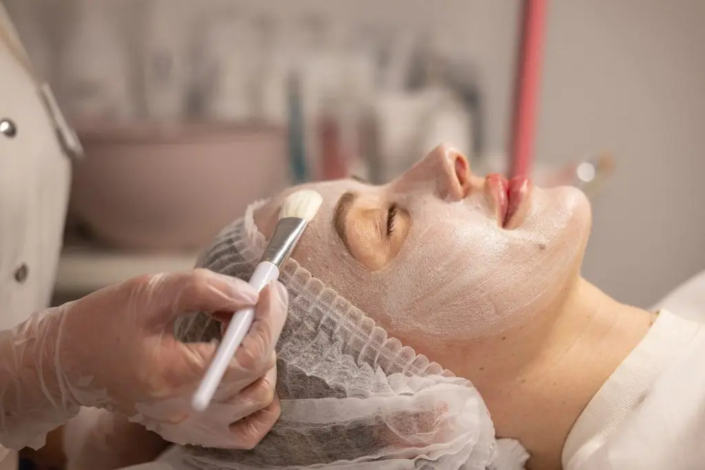 Косметолог рассказала, как акне лечат с помощью ретиноидов